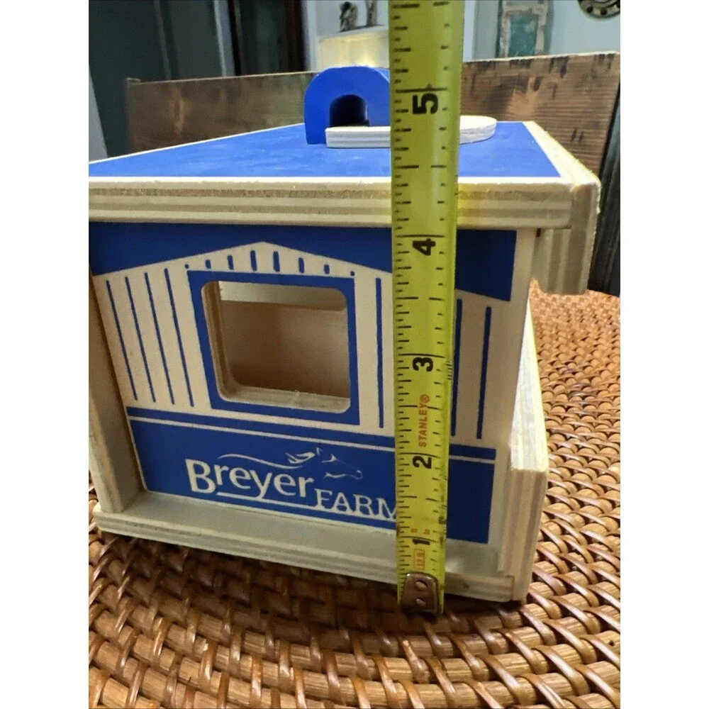 Breyer Farms 6 Stall Toy Horsebarn Wood Carry Case Blue Stable
